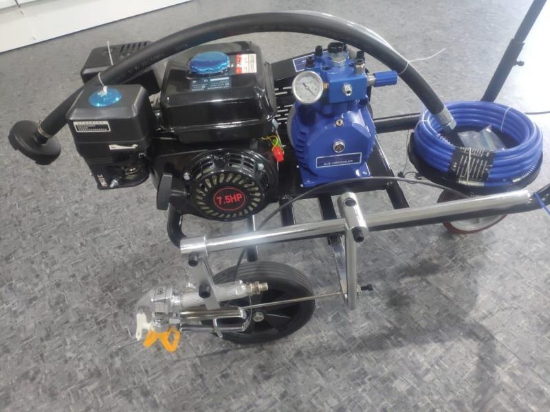 Машина для разметки уезжает в Краснодар